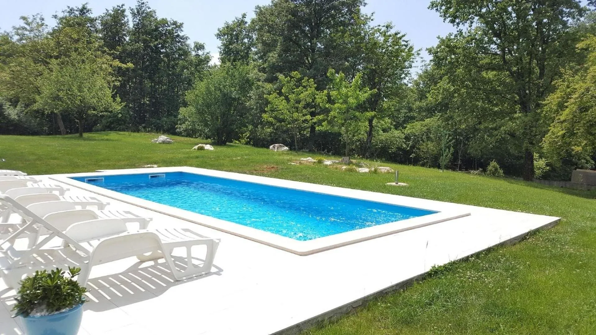Ferienhaus In Jakacici Mit Grossem Garten Jaksici